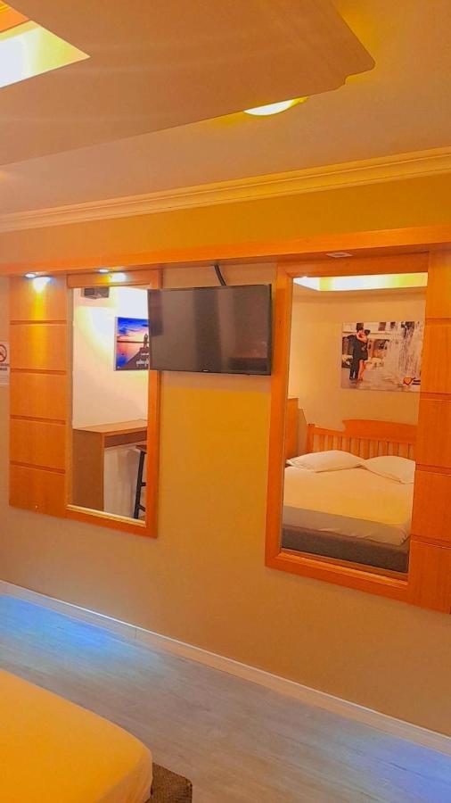 Motel Avenida (Adults Only) Грамаду Екстер'єр фото