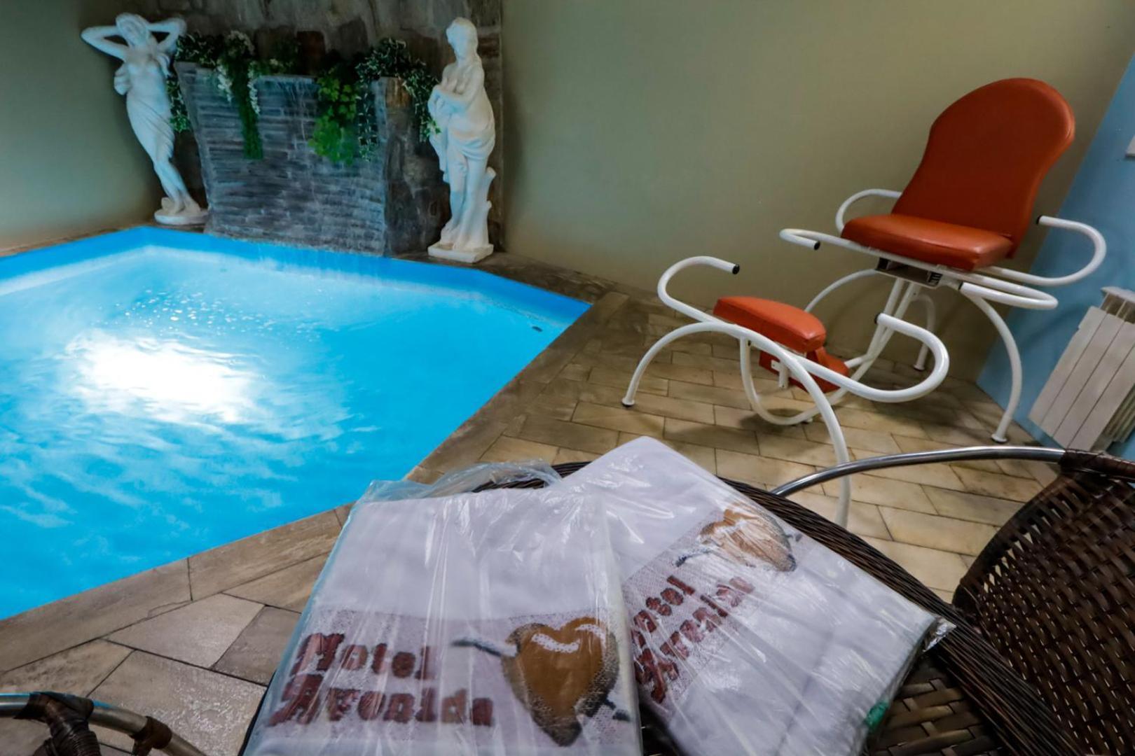 Motel Avenida (Adults Only) Грамаду Екстер'єр фото