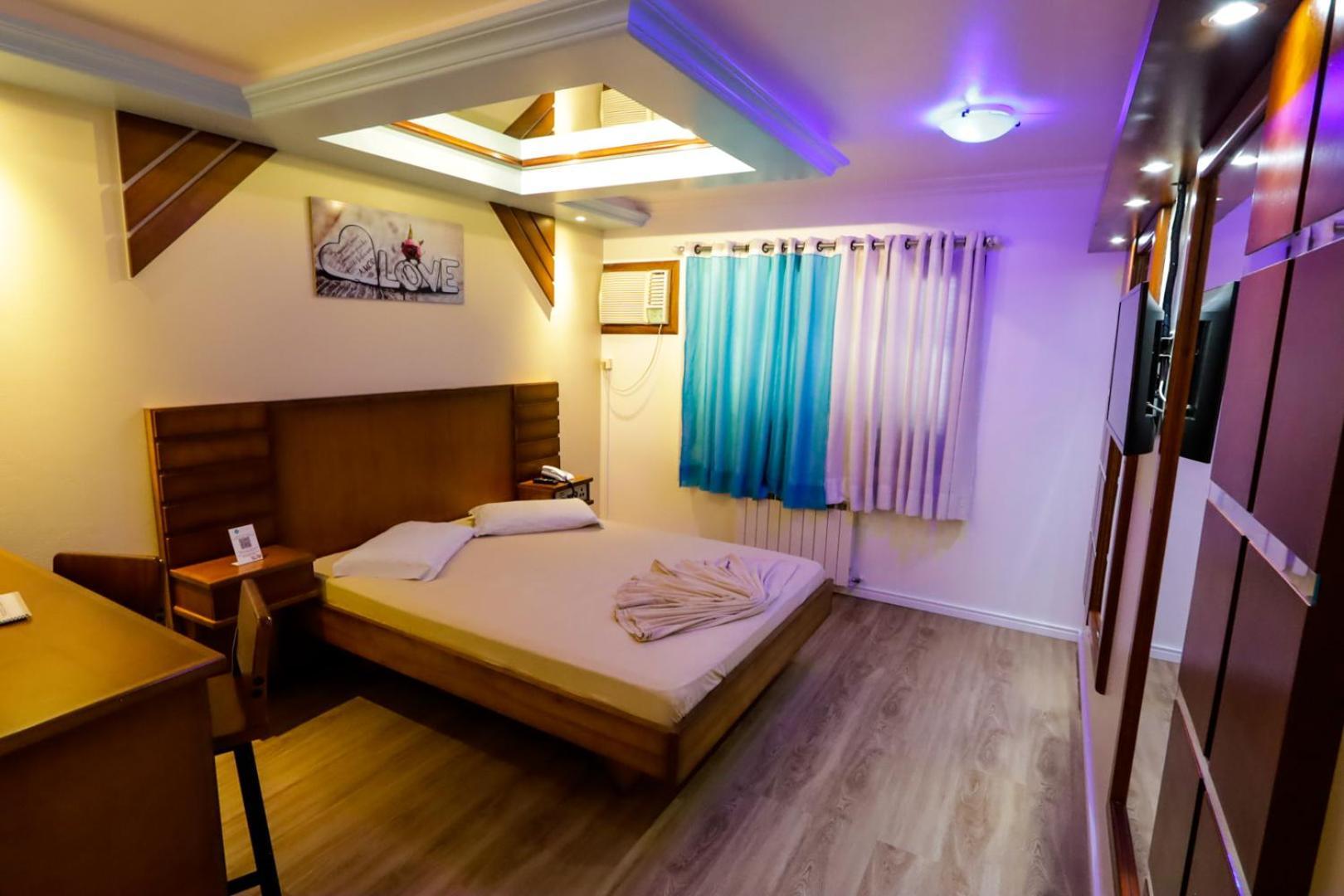 Motel Avenida (Adults Only) Грамаду Екстер'єр фото
